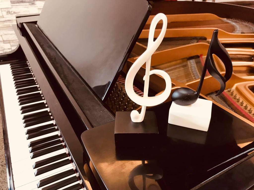 音樂系不再要求鋼琴副修，但畢業生都在教鋼琴？